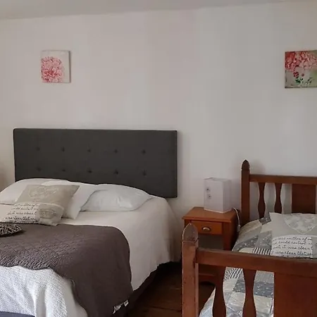 2 Du Château De Feschaux Hébergement de vacances *