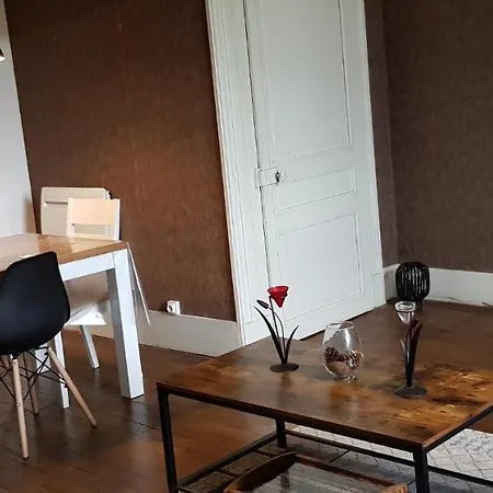 2 Du Château De Feschaux Hébergement de vacances