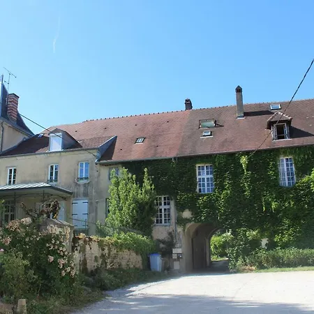 2 Du Château De Feschaux Hébergement de vacances